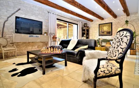 Mas provençal avec piscine privée à Tarascon : photo 4
