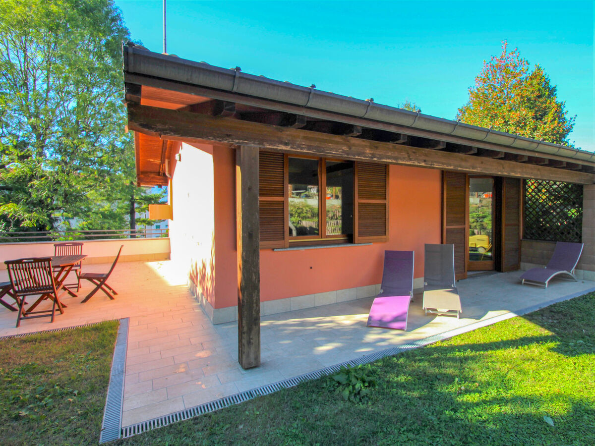 Maison Daniela à Luino avec piscine et jardin - Photo 1