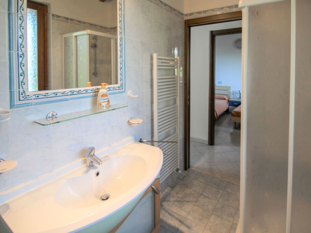 Maison Daniela à Luino avec piscine et jardin - Photo 19