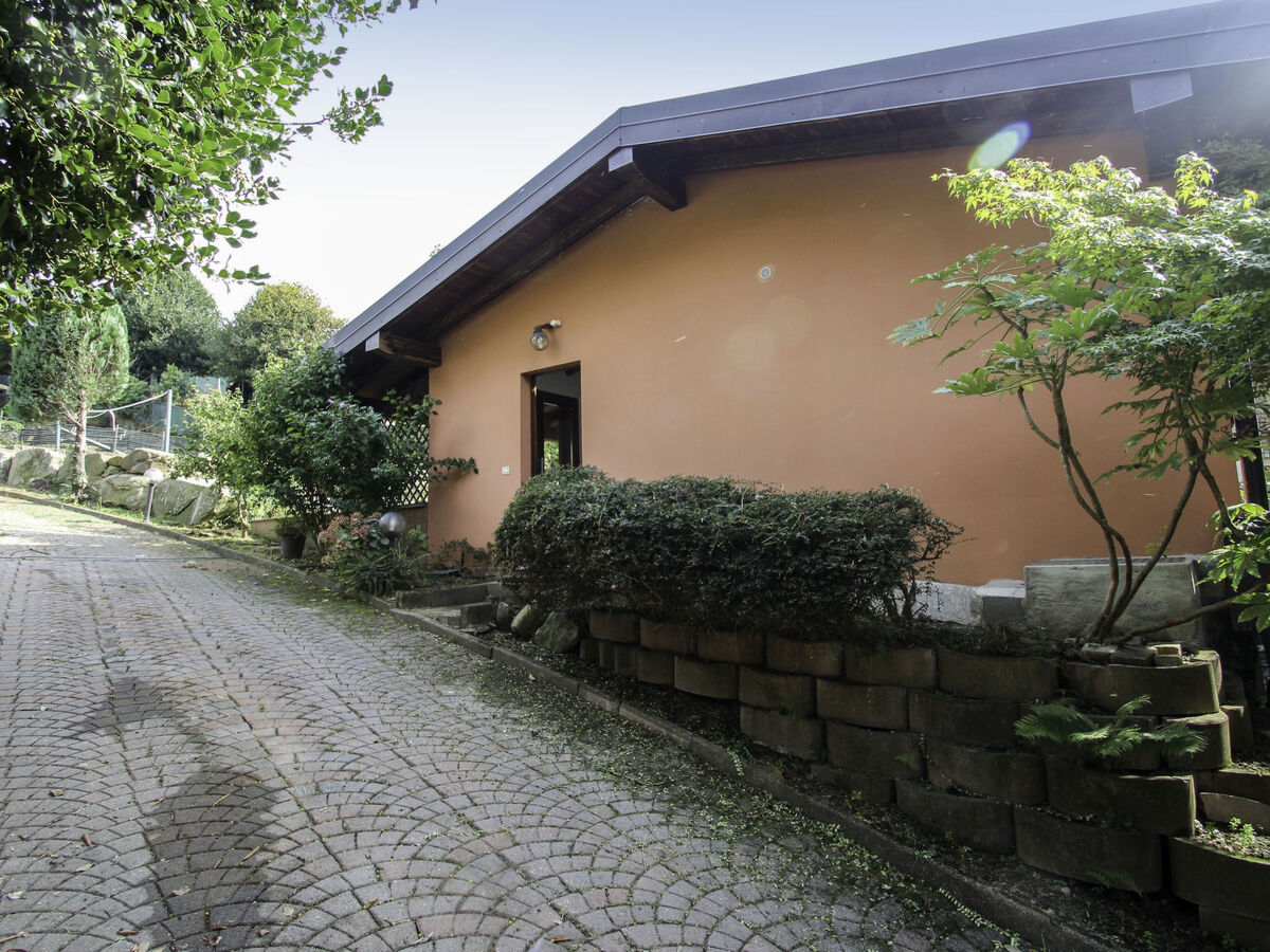 Maison Daniela à Luino avec piscine et jardin - Photo 26