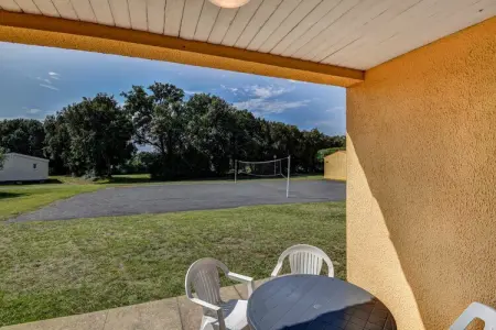 Maison T3 Saint-Savinien, village vacances avec piscine : photo 25