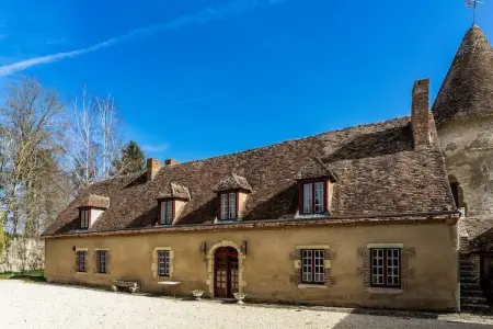 Le Vieux Château du Veurdre, 8 pers., piscine : photo 8