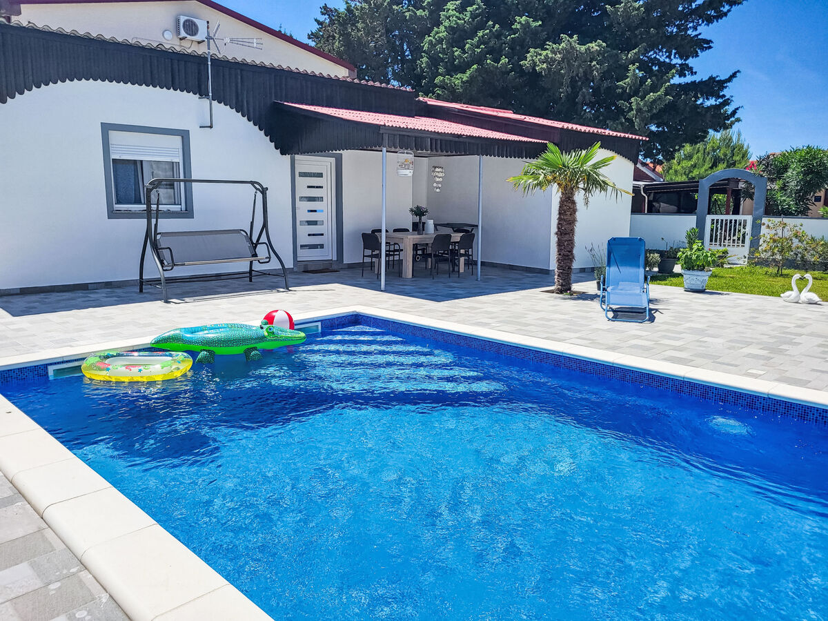 Matea – Maison avec piscine privée à Sabunike - Photo 1