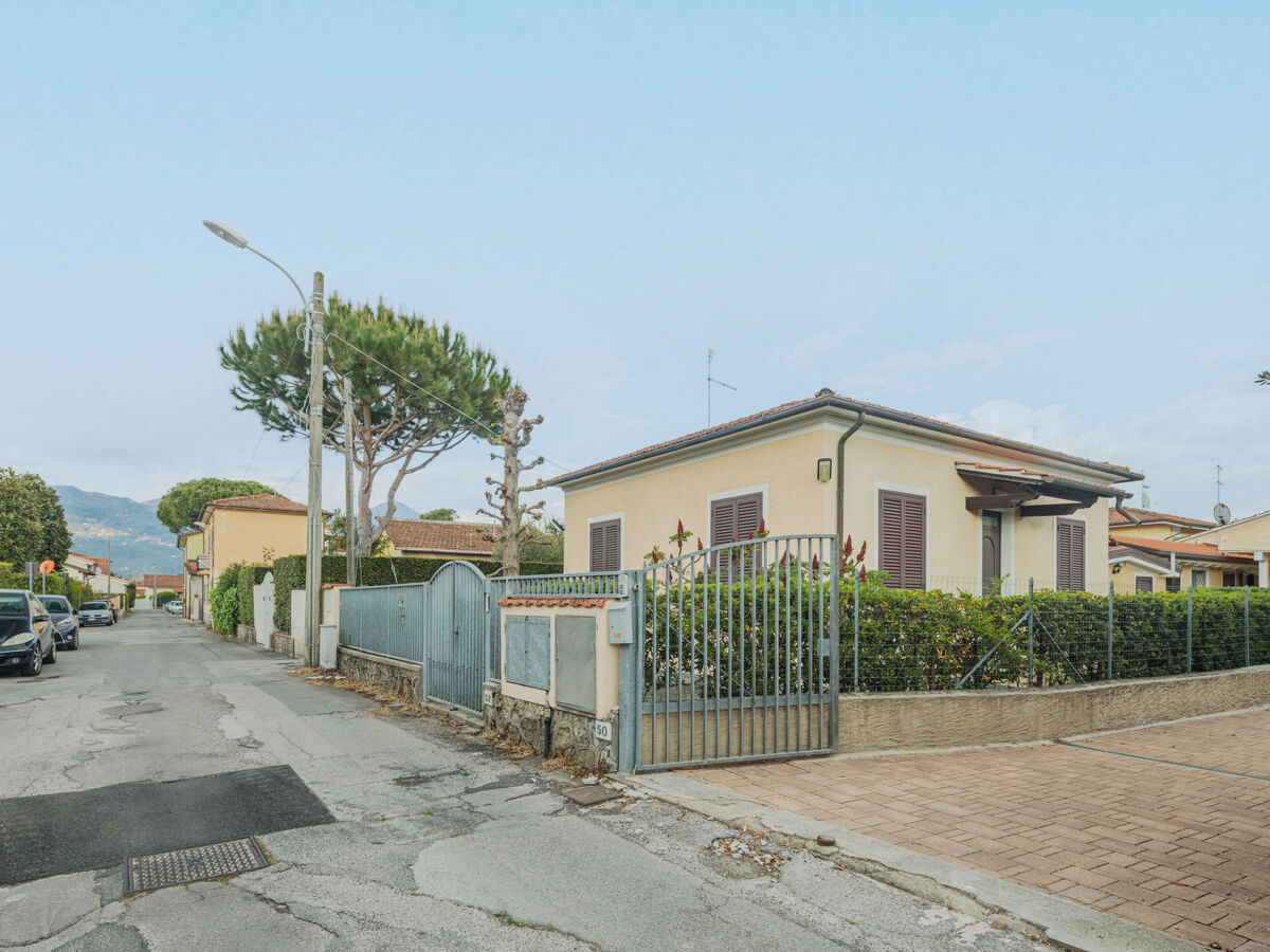 Manuela, maison 2 pièces avec jardin à Marina Pietrasanta - Photo 24