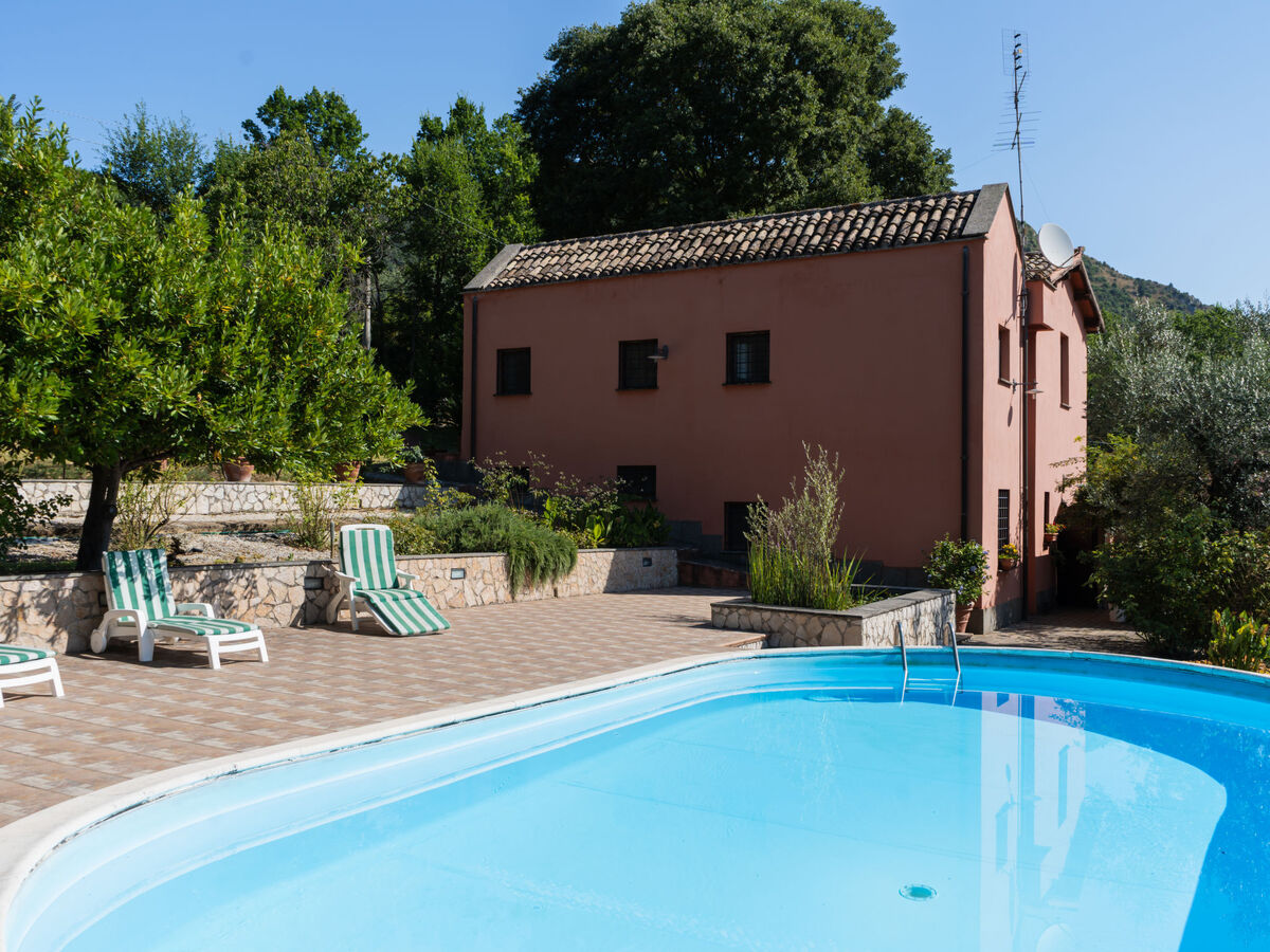 Villa Farfa – 8 pers., piscine, parc 2000 m² - Photo 1