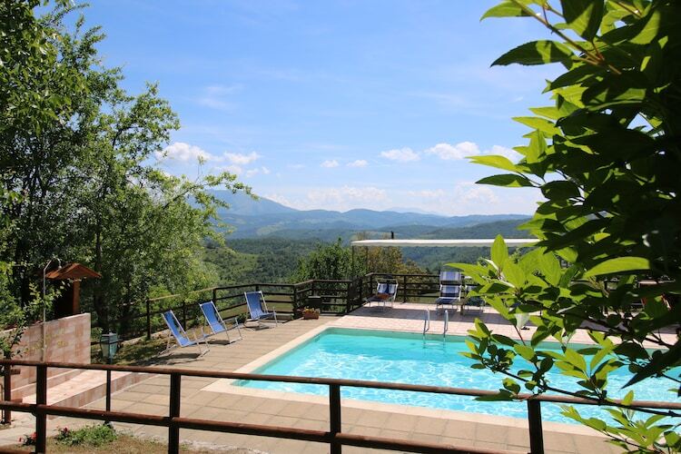 Gîte Cucciolo e Pisolo à Apecchio, piscine & jeux - Photo 1
