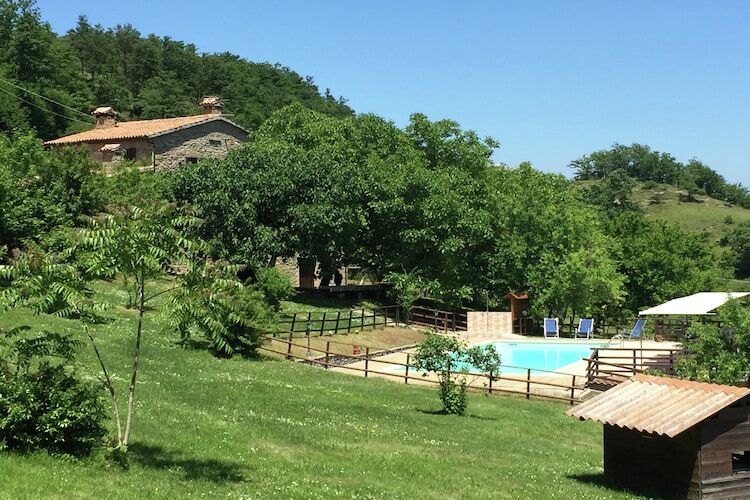 Gîte Cucciolo e Pisolo à Apecchio, piscine & jeux - Photo 9