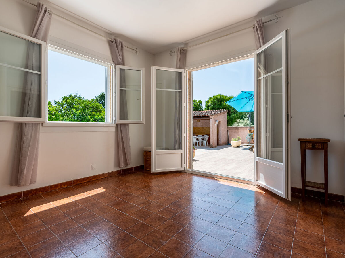 Maison Casella à Ghisonaccia, piscine et jardin - Photo 11