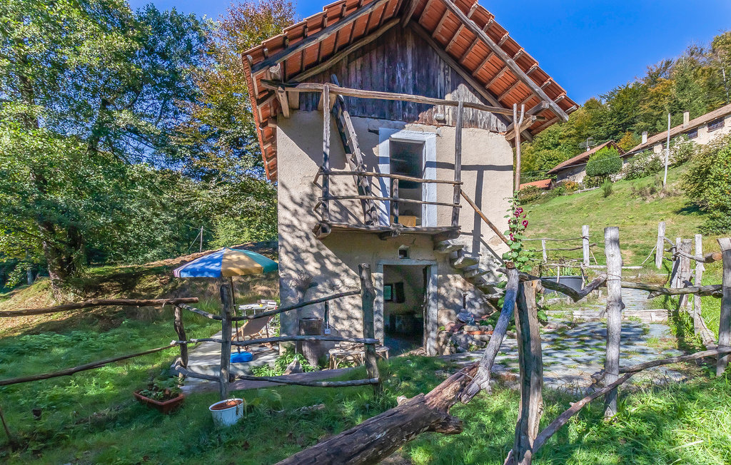 Maison rustique 25m² avec source naturelle à Artò - Photo 1