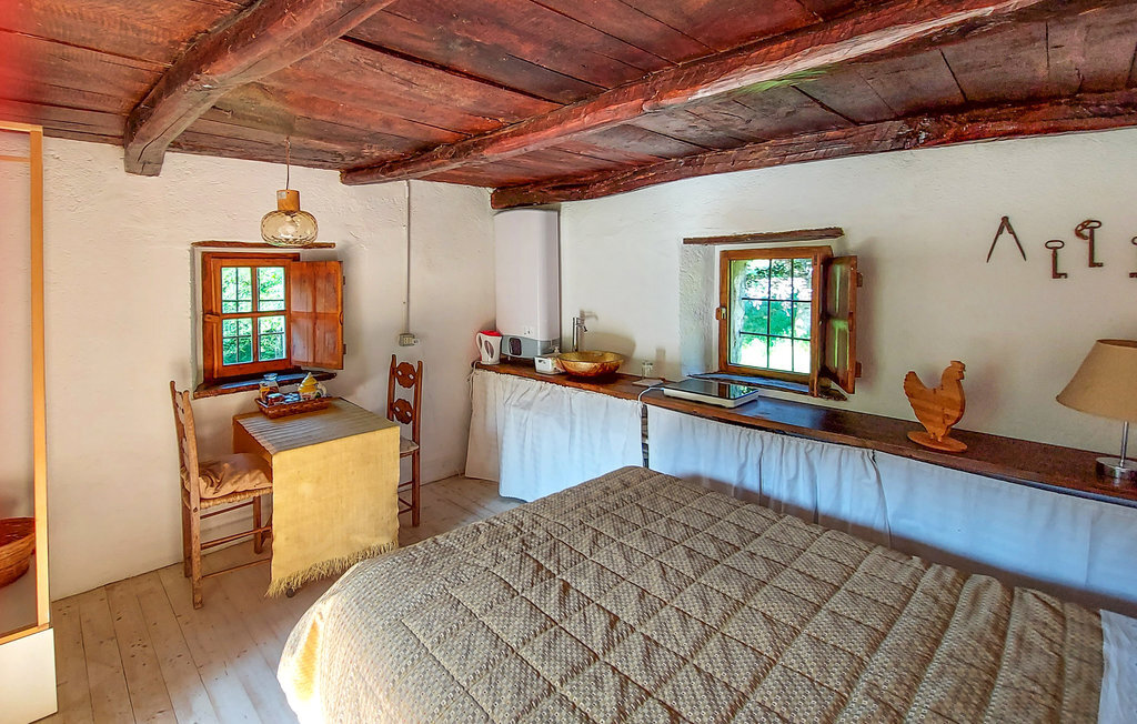 Maison rustique 25m² avec source naturelle à Artò - Photo 3