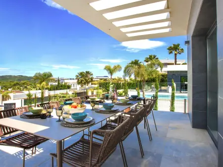 Villa Sareva – 250 m² avec piscine 11×4 m, vue vallée : photo 3