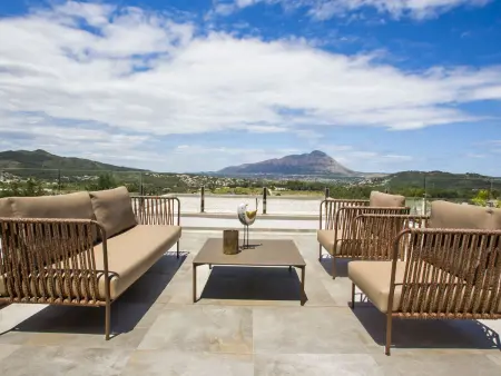 Villa Sareva – 250 m² avec piscine 11×4 m, vue vallée : photo 4