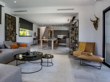 Villa Sareva – 250 m² avec piscine 11×4 m, vue vallée : photo 9