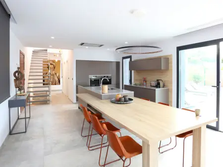 Villa Sareva – 250 m² avec piscine 11×4 m, vue vallée : photo 16