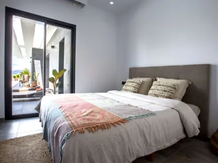 Villa Sareva – 250 m² avec piscine 11×4 m, vue vallée : photo 18