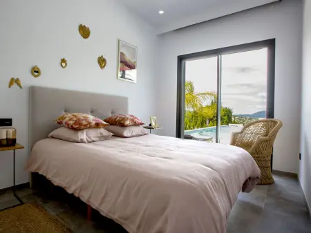 Villa Sareva – 250 m² avec piscine 11×4 m, vue vallée : photo 19