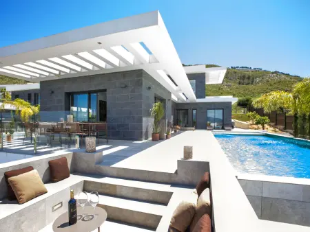 Villa Sareva – 250 m² avec piscine 11×4 m, vue vallée : photo 27