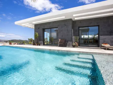 Villa Sareva – 250 m² avec piscine 11×4 m, vue vallée : photo 28