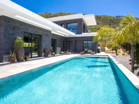 Villa Sareva – 250 m² avec piscine 11×4 m, vue vallée : photo 36
