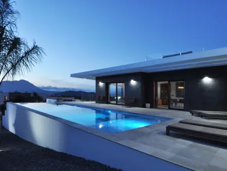 Villa Sareva – 250 m² avec piscine 11×4 m, vue vallée : photo 37