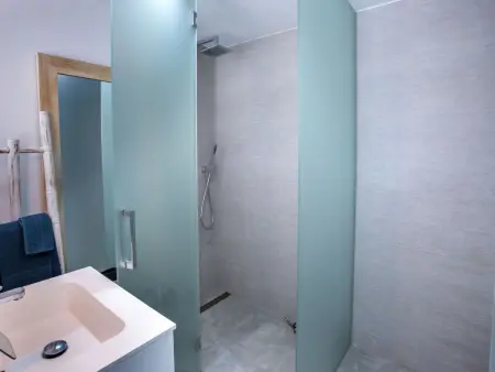 Villa Sareva – 250 m² avec piscine 11×4 m, vue vallée : photo 42