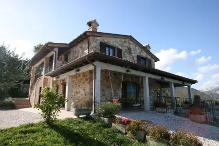 Location villa à Cagli, Élégante Villa de Campagne à Cagli