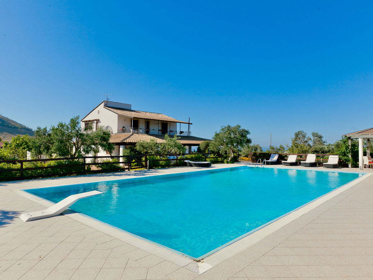 Villa Tenute Aversa, 11 pers., piscine & terrain - Photo 1