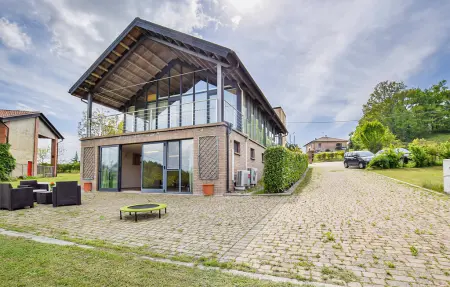 Maison 27 pers. à Fortunago : piscine, sauna et 3 salons : photo 3