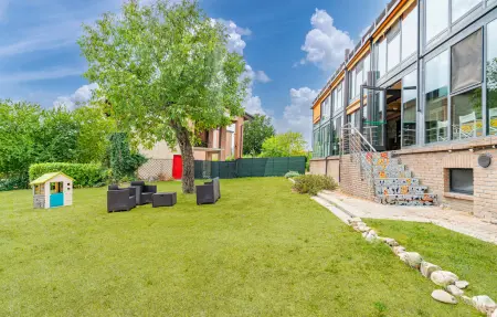 Maison 27 pers. à Fortunago : piscine, sauna et 3 salons : photo 4