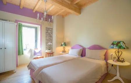 Maison 27 pers. à Fortunago : piscine, sauna et 3 salons : photo 8