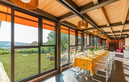 Maison 27 pers. à Fortunago : piscine, sauna et 3 salons : photo 19