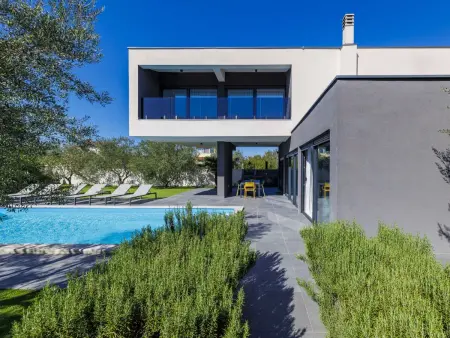 Villa Dots n' Stripes à Fažana, piscine privée 9x4m : photo 5