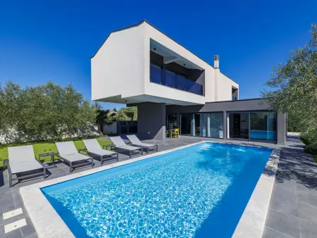 Villa Dots n' Stripes à Fažana, piscine privée 9x4m : photo 16
