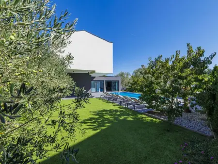 Villa Dots n' Stripes à Fažana, piscine privée 9x4m : photo 21