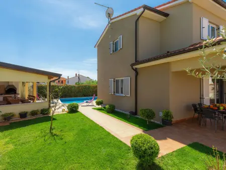 Villa Zara, maison 145 m² avec piscine privée à Pula : photo 3
