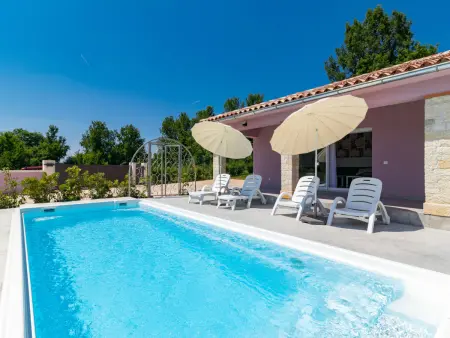 Maison Mario avec piscine chauffée à Svetvinčenat : photo 3
