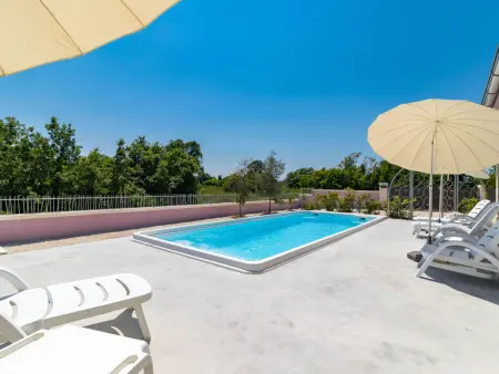 Maison Mario avec piscine chauffée à Svetvinčenat : photo 12