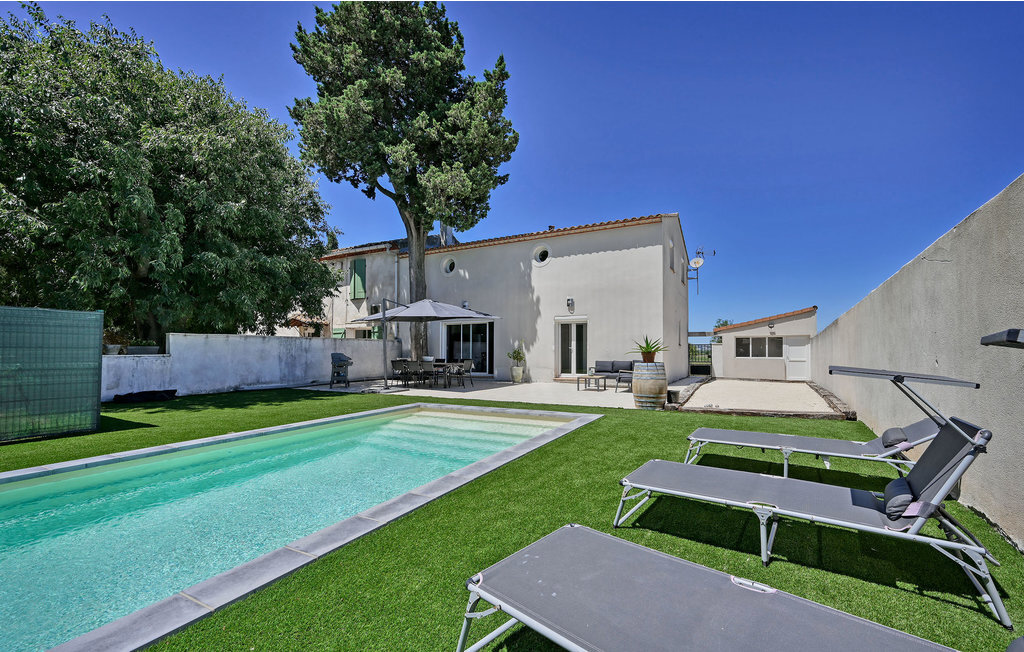 Maison 4 chambres avec piscine privée près de Nîmes - Photo 1
