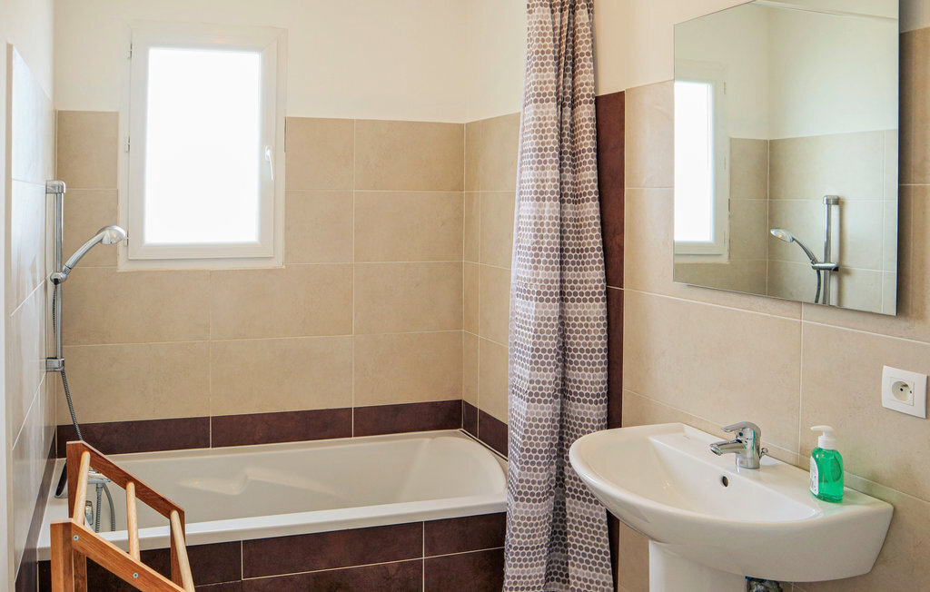 Maison 4 chambres avec piscine privée près de Nîmes - Photo 17