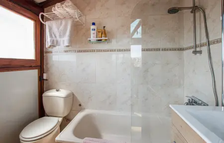 Maison 5 chambres avec piscine et vue mer à Alella : photo 34