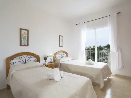 Villa Liriopadel à Calpe – 7 chambres, piscine et terrain clos - Photo 11