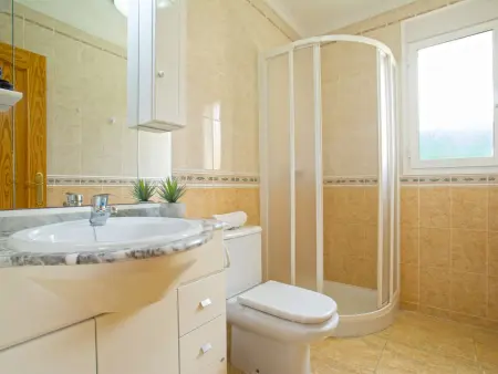 Villa Liriopadel à Calpe – 7 chambres, piscine et terrain clos - Photo 17
