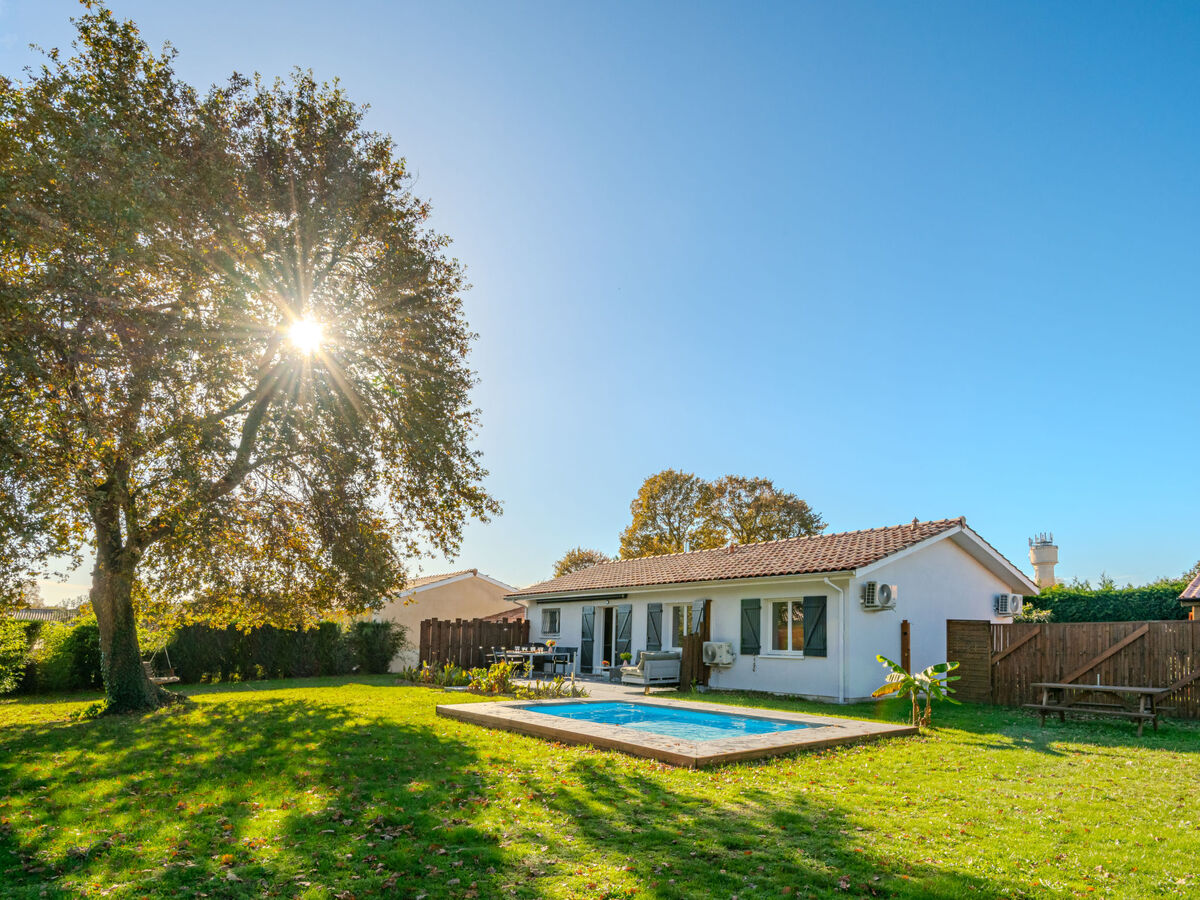 Maison Vaccine à Mimizan : piscine et terrasse 36 m² - Photo 1