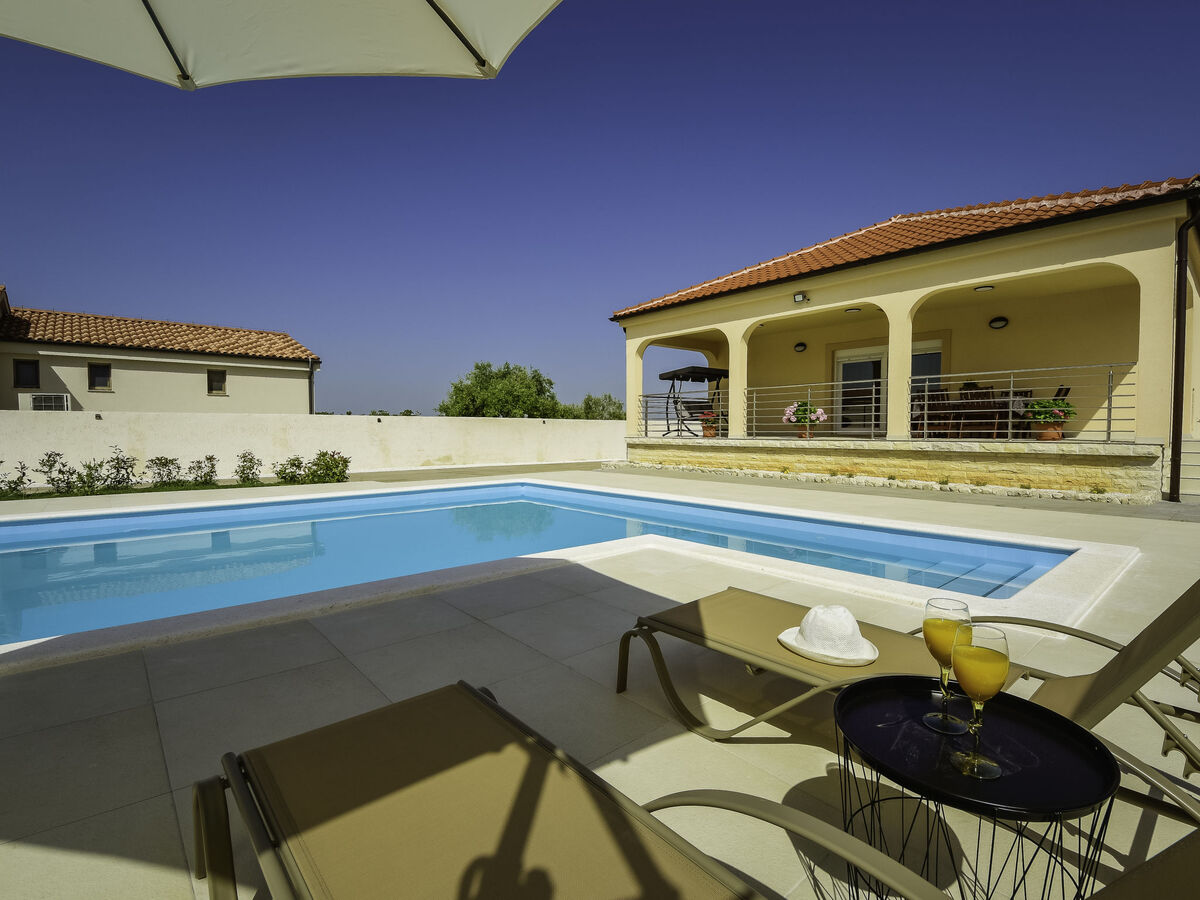 Maison Nisa avec piscine privée, Ražanac - Photo 3