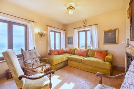 Villa Letizia avec piscine et jacuzzi face au lac Trasimène : photo 17