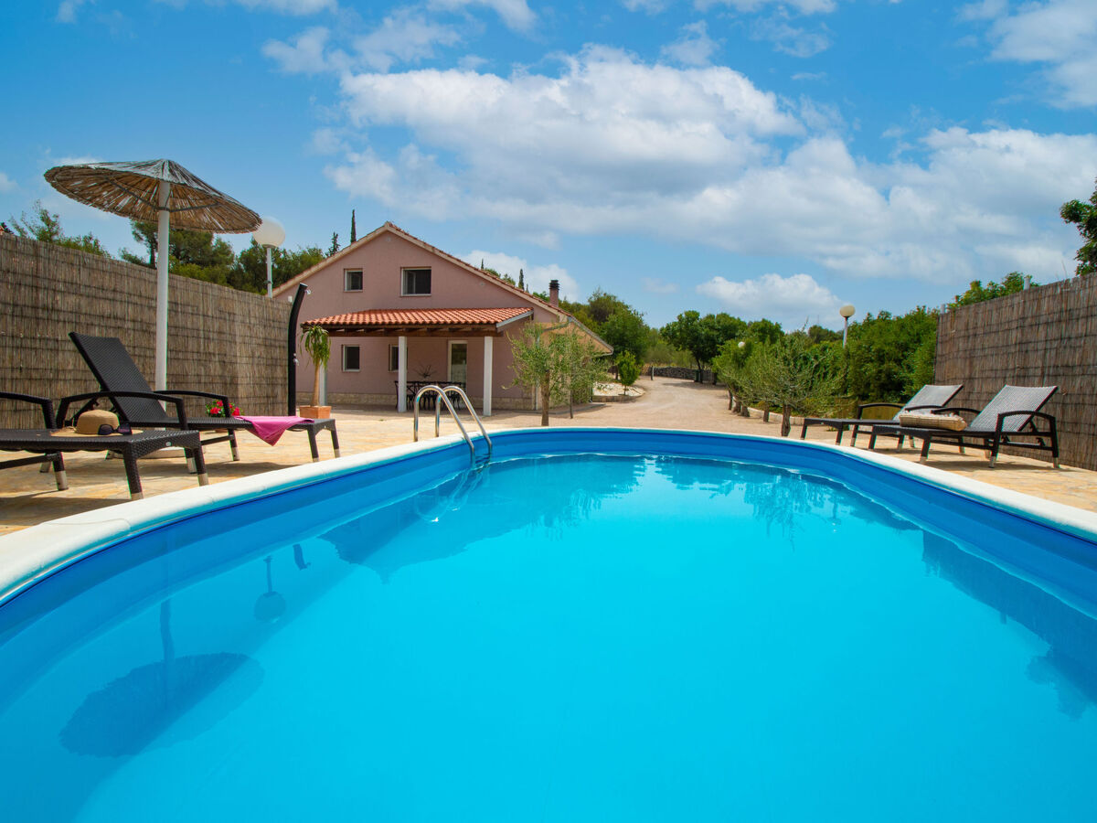 Maison Nina avec piscine privée à Šibenik - Photo 1