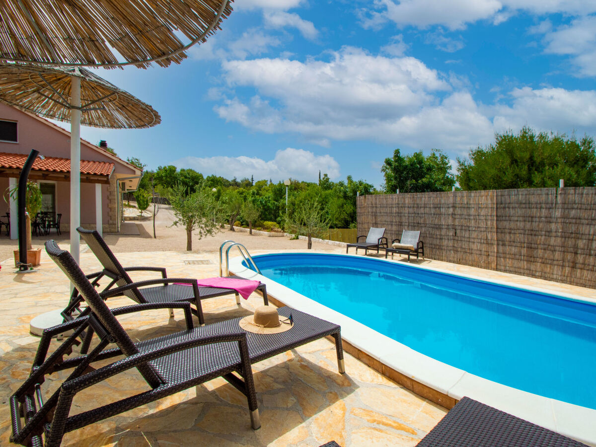 Maison Nina avec piscine privée à Šibenik - Photo 2