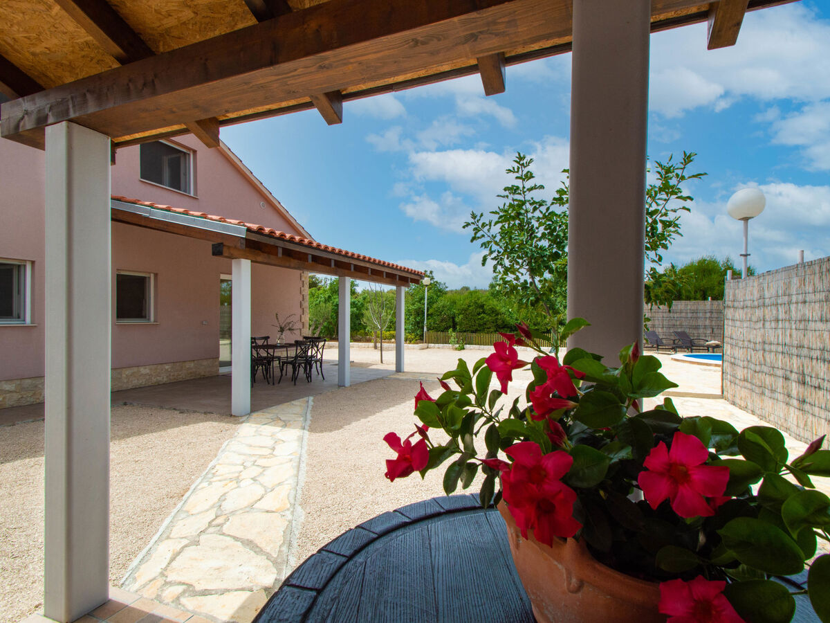 Maison Nina avec piscine privée à Šibenik - Photo 5