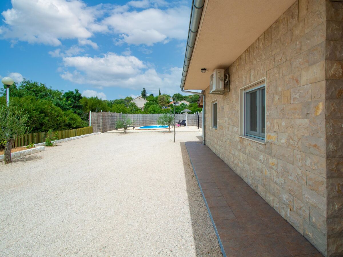 Maison Nina avec piscine privée à Šibenik - Photo 32