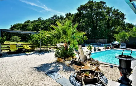 Maison 4 chambres avec piscine privée près d'Avignon : photo 2